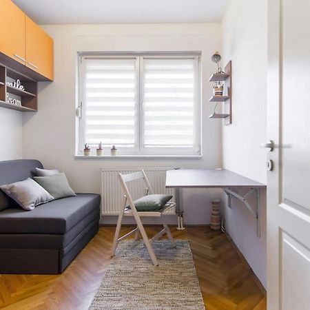 נובי סאד Modern Living Apts - Botanica - Private Parking מראה חיצוני תמונה