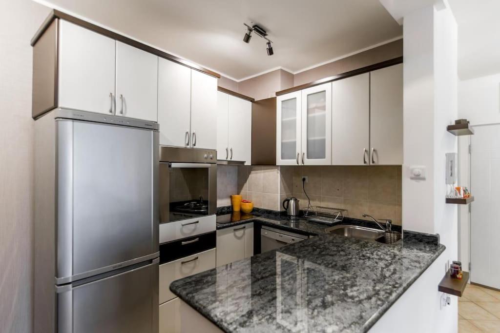 נובי סאד Modern Living Apts - Botanica - Private Parking מראה חיצוני תמונה