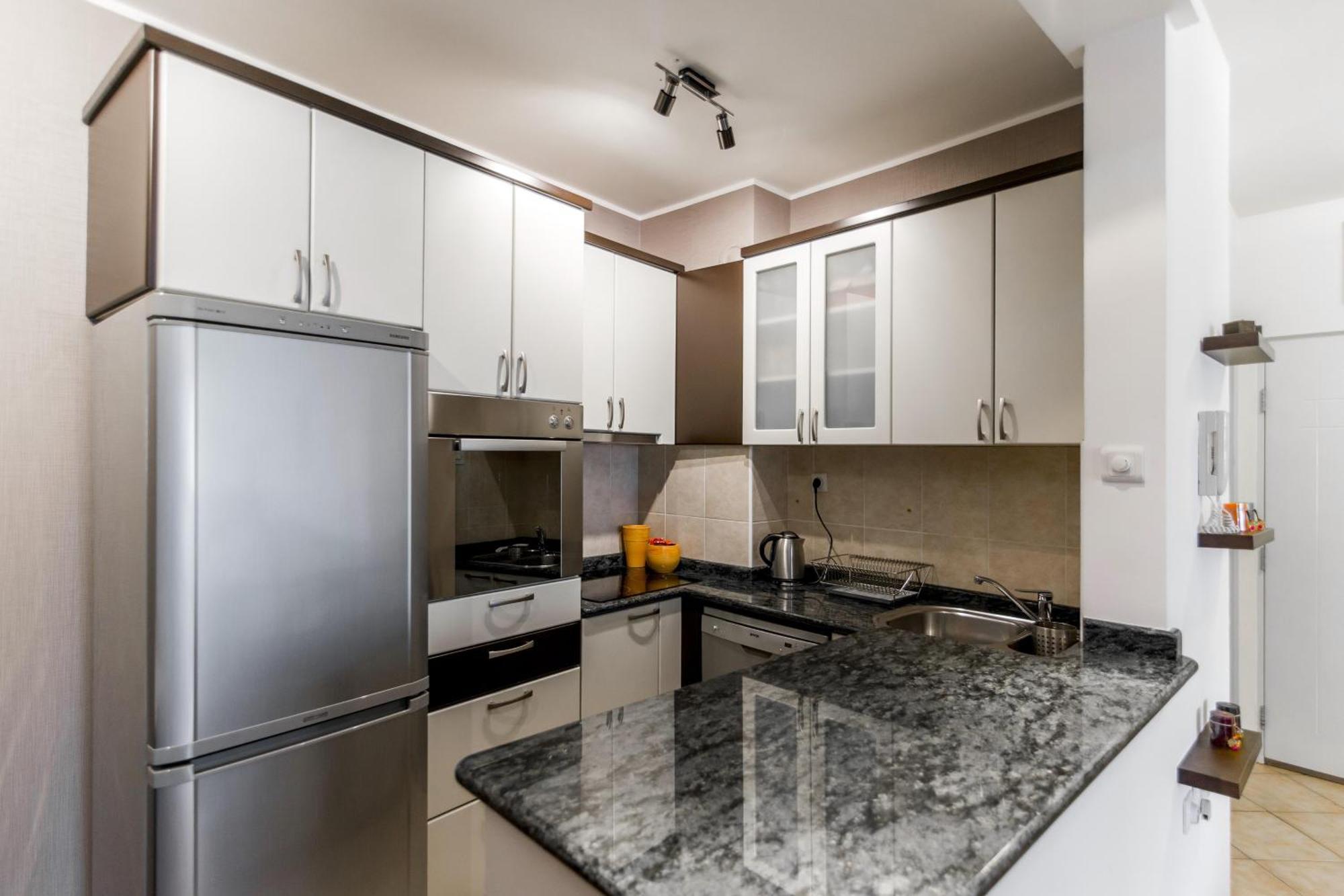 נובי סאד Modern Living Apts - Botanica - Private Parking מראה חיצוני תמונה